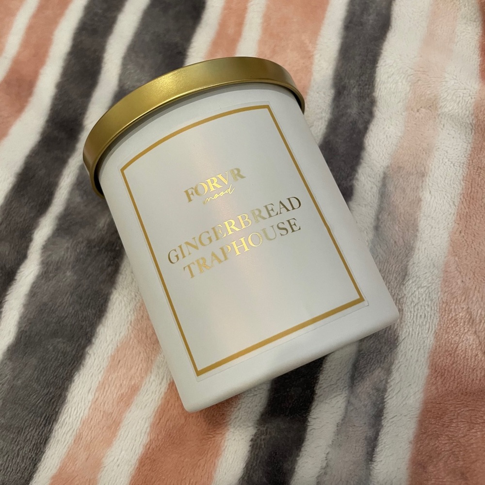 Forvr Mood “Gingerbread Traphouse” Sweet Candle
